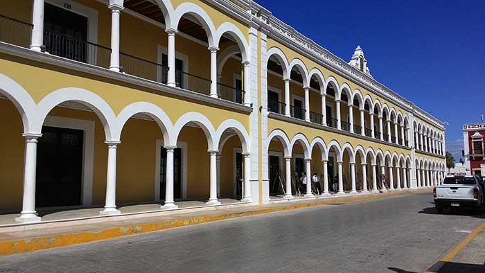 10 Best Day Trips from Merida - Campeche plaza