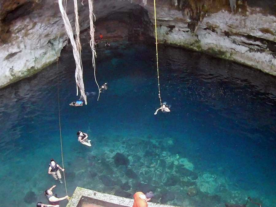 Cenote Yaxbacaltun-the rope swing