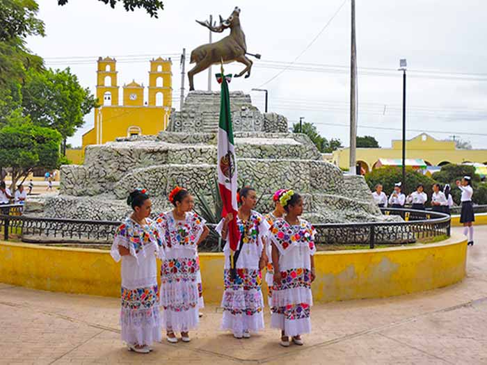 Reasons to visit Mexico - a Festival in Acanceh with traditional dress