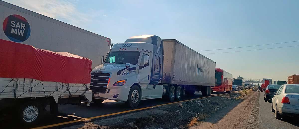 Driving in Mexico-avoiding lorries is not easy