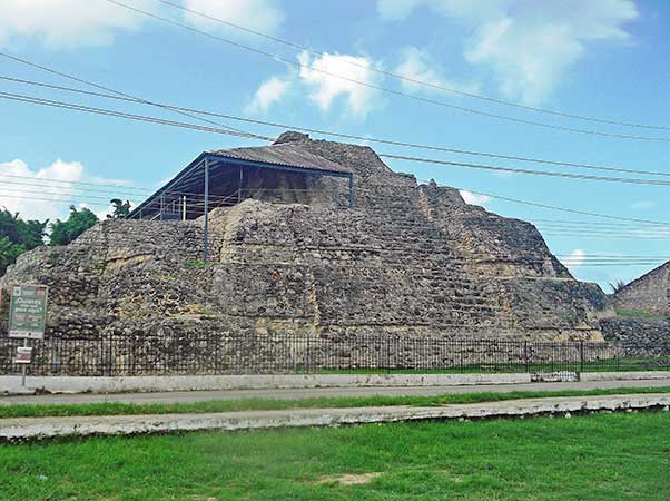 Acanceh - Mayan Pyramid right in the centre of town