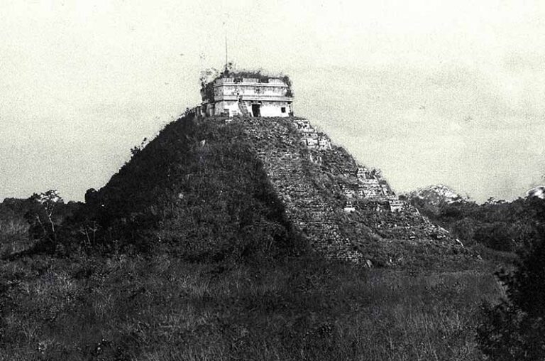 An old photo from 1892 showing the Temple of Kukulcan.