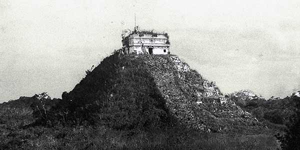 An old photo from 1892 showing the Temple of Kukulcan.