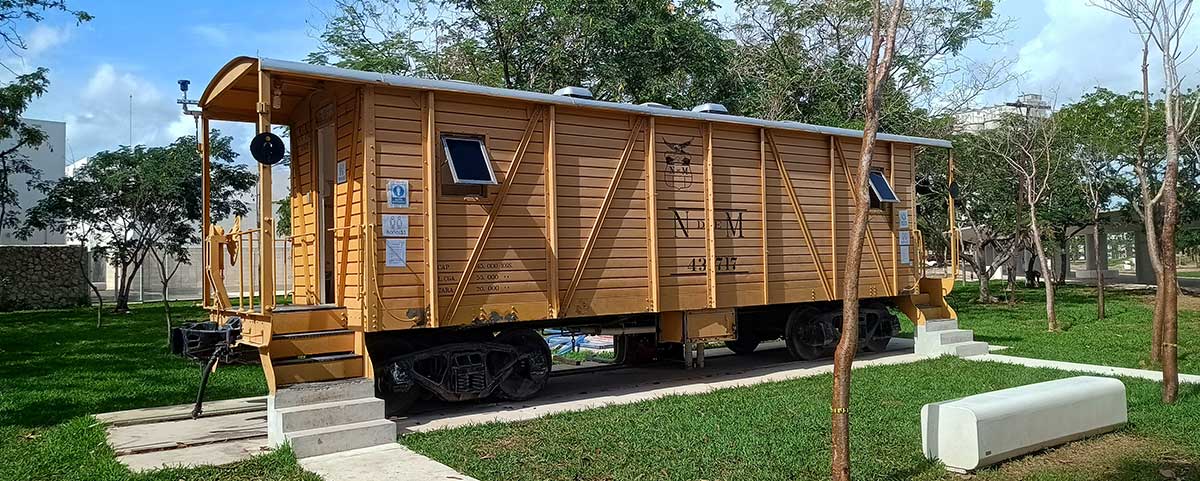 La Plancha Park Railway carriage