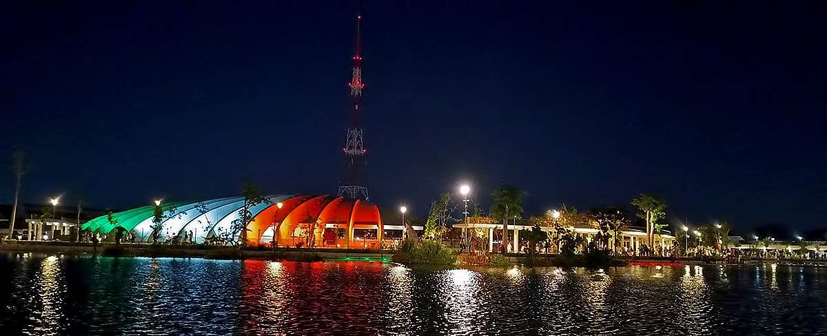 Amphitheater on the Lake at night